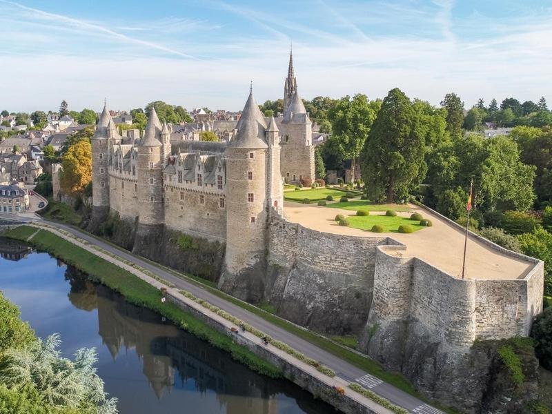 Maison Josselin Proche Chateau Extérieur photo